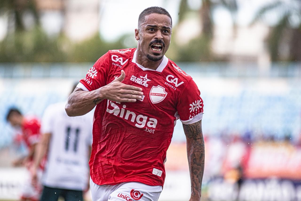 Vila Nova e Atlético-GO: Reforços e Pressão na Semifinal do Goiano