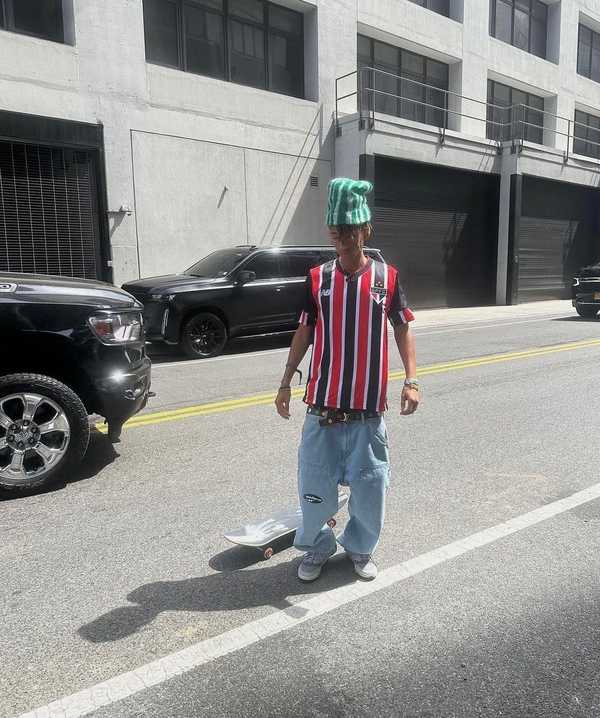 Jaden Smith exibe camisa do São Paulo em post nas redes sociais