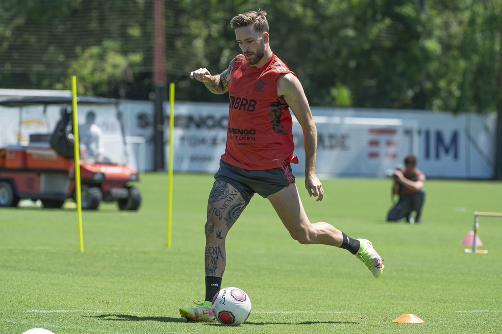 Léo Pereira em treino do Flamengo no Ninho do Urubu — Foto: Alexandre Vidal/Flamengo