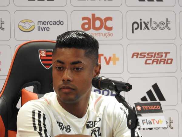 Bruno Henrique projeta mais três anos no Flamengo: Ganhar títulos novamente