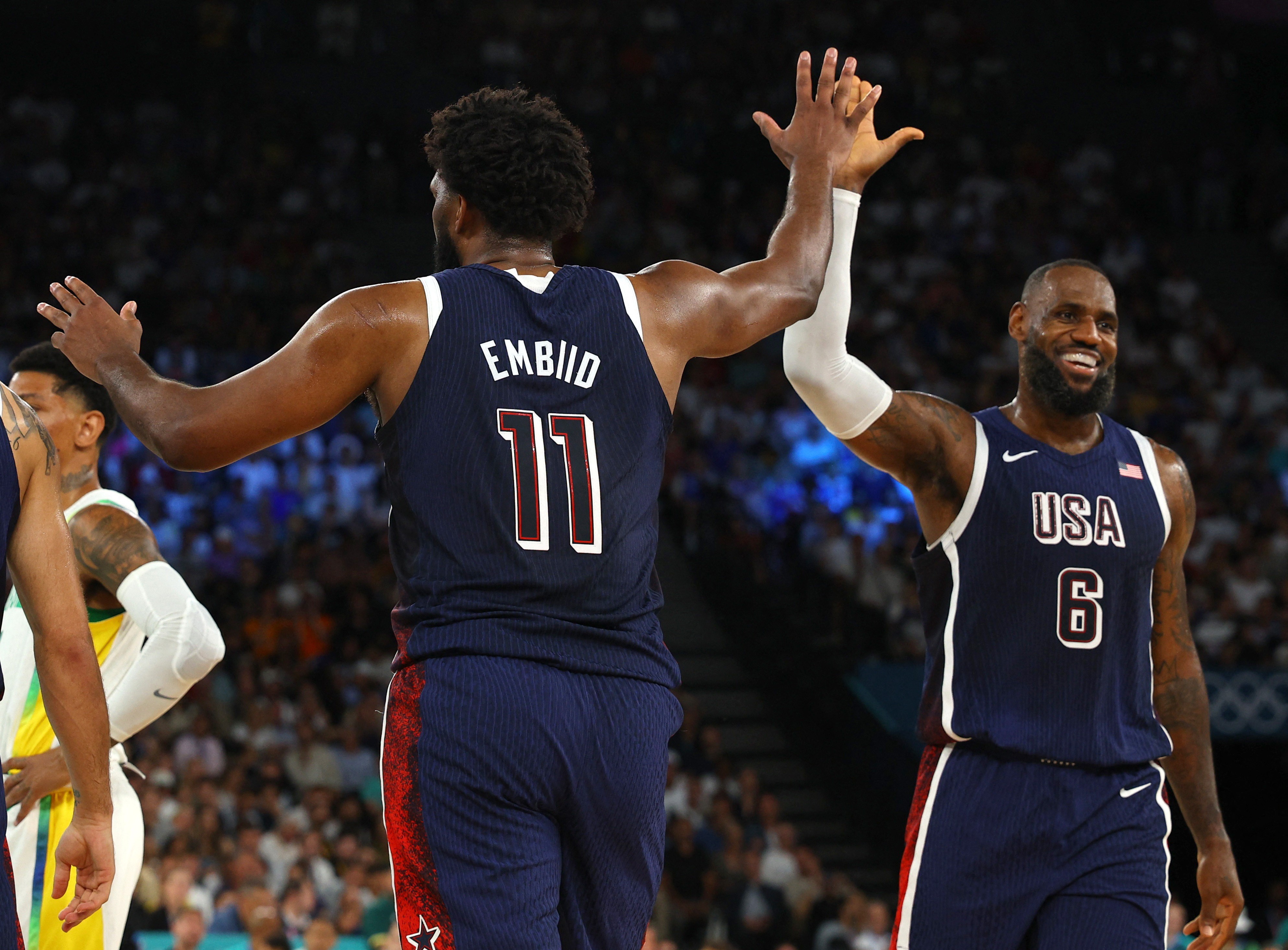 LeBron diz que considerou Embiid ao escolher os 76ers: "Quero ajudá-lo a ganhar um título"