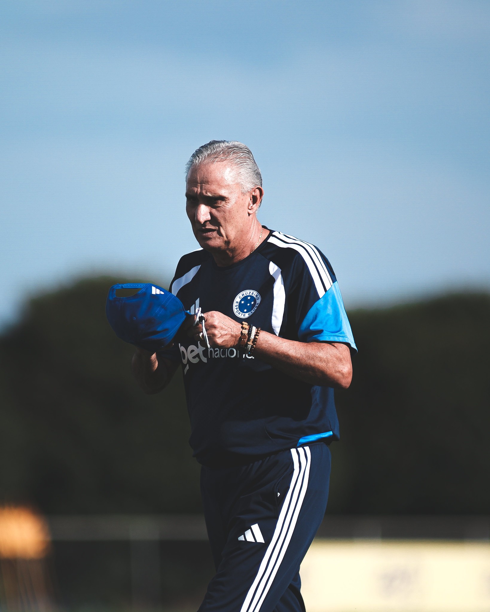 Tite leva Cruzeiro à final invicto, mas pressão aumenta em busca do título