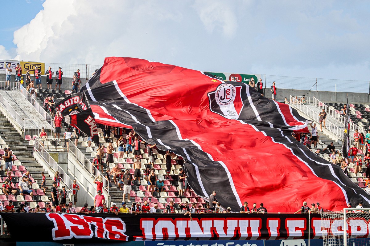 torcida-do-joinville-promete-pix-de-mil-reais-para-o-primeiro-jogador