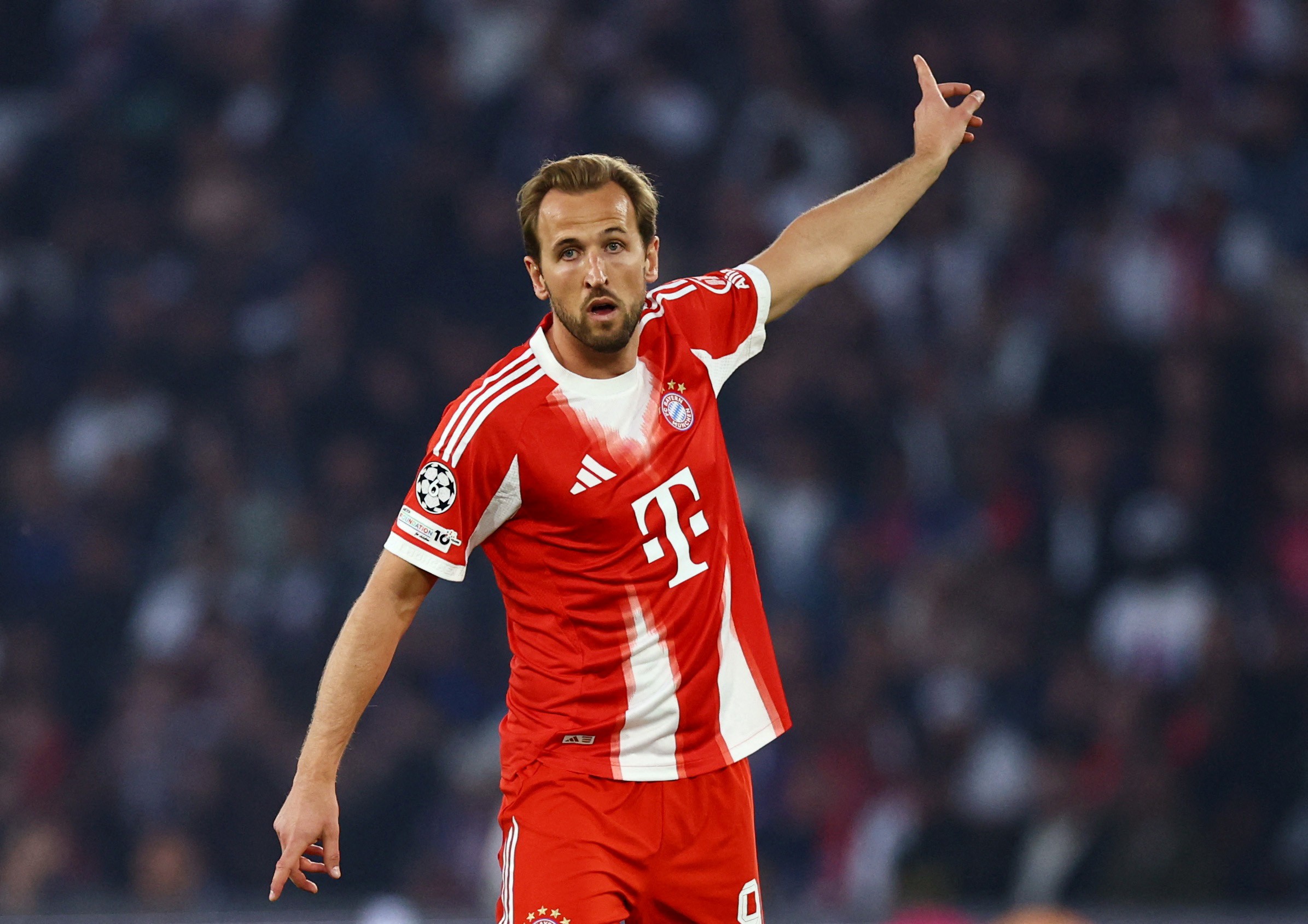 Chefão do Bayern descarta saída de Harry Kane: "O Barcelona não tem dinheiro para isso"