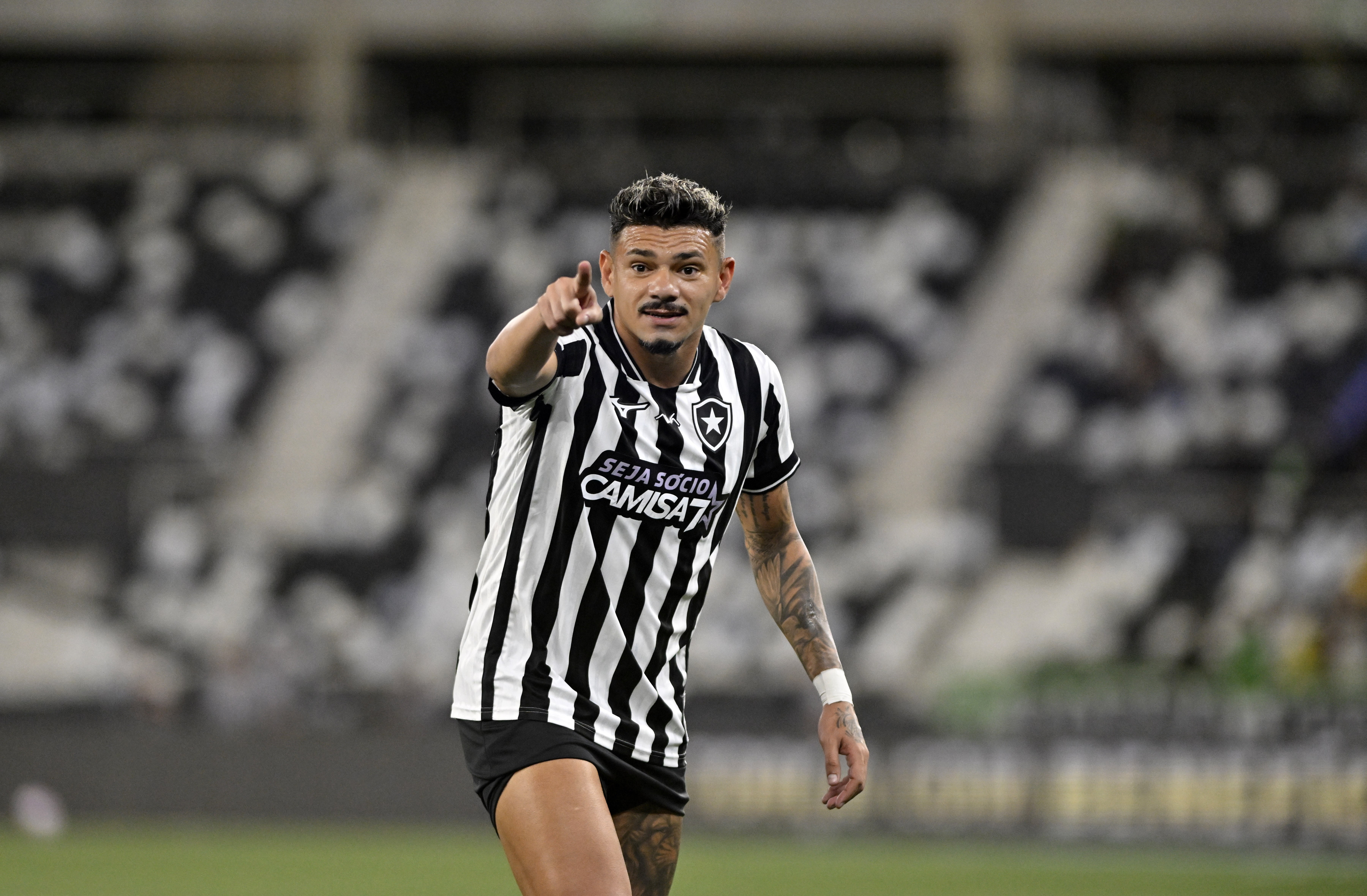 Tiquinho comemora gol de vitória do Botafogo: "Passa um filme"
