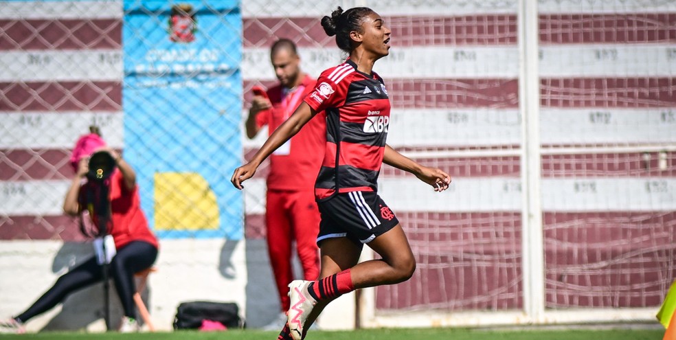 Flamengo vence São Paulo nos pênaltis e avança para final da Copinha  Feminina