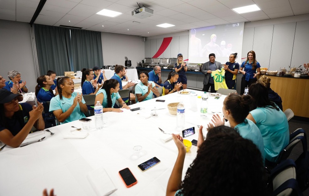 Marta discursou para as companheiras de time nas Olimpíadas 2024 durante homenagem da CBF — Foto: Rafael Ribeiro/CBF