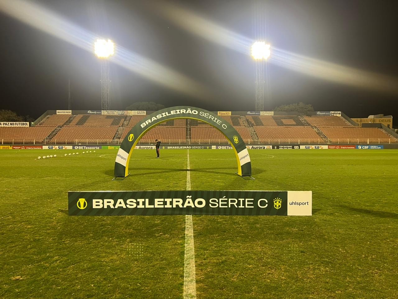 Jogadores do Ituano em campo durante partida da Série C