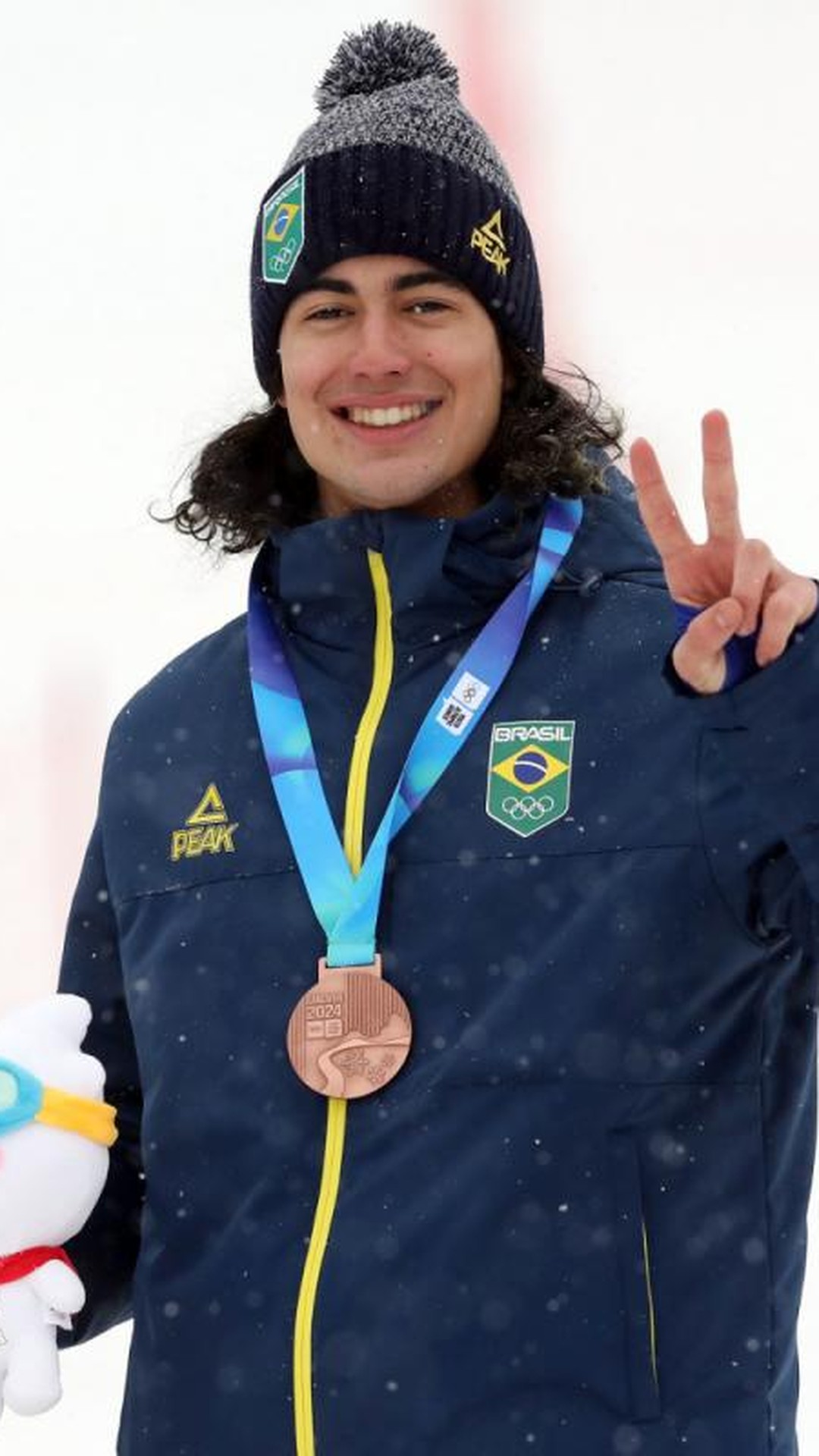 Notícias - De volta ao Brasil, medalhista dos Jogos de Inverno da