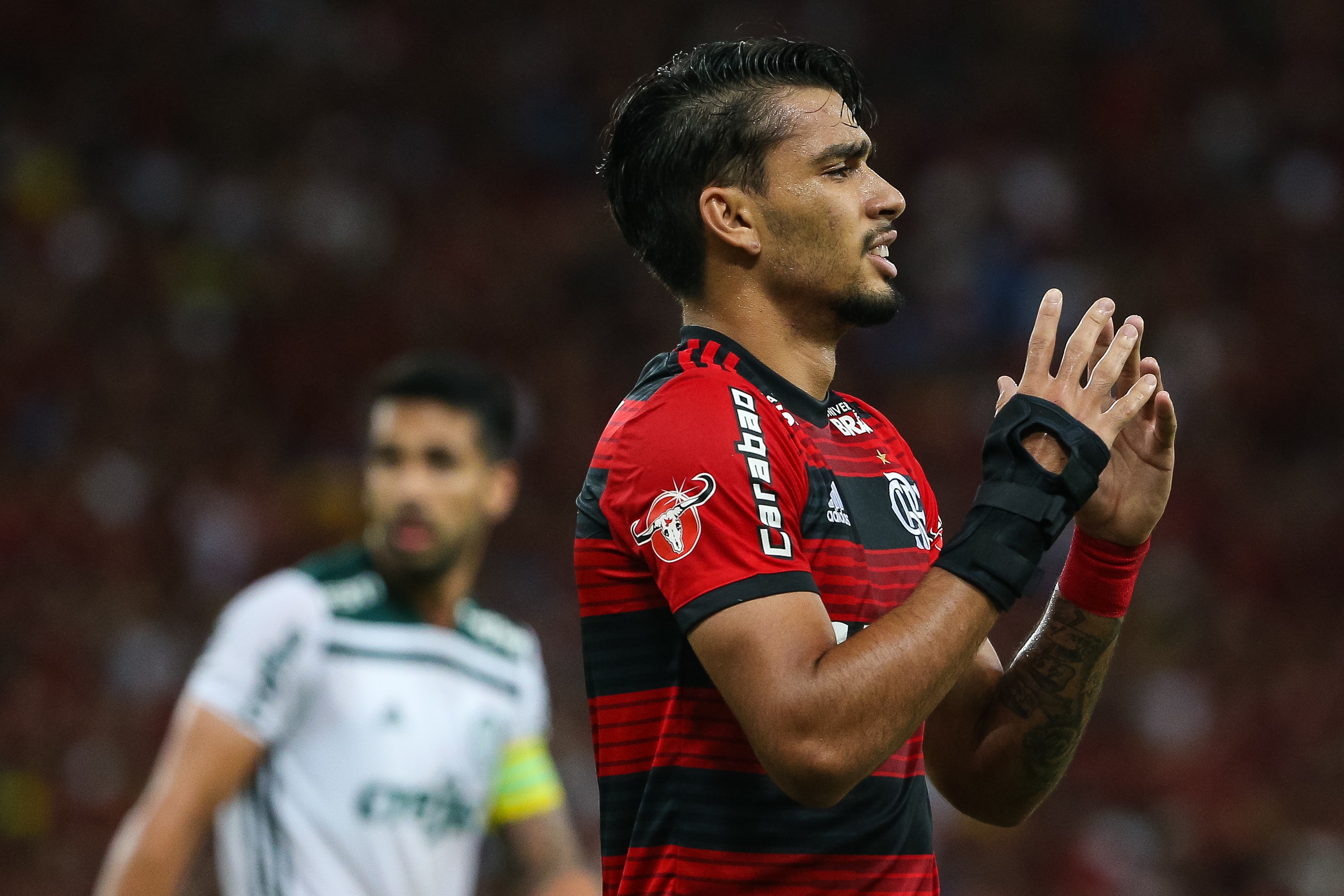 Flamengo e Palmeiras se enfrentam em duelo decisivo; Paquetá reviverá emoção de 2018