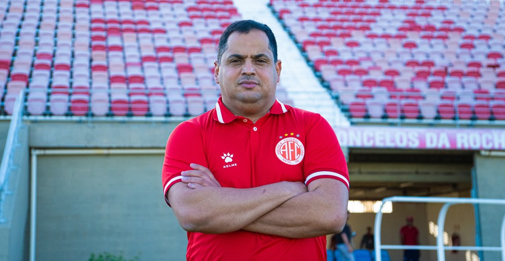 Leston Júnior, técnico do América-RN — Foto: Edmário Oliveira/América FC