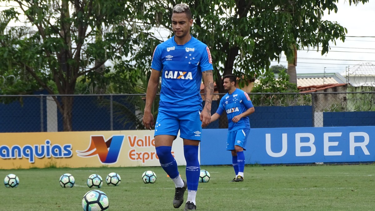 Cruzeiro recebe propostas do Vitória e do Los Angeles Galaxy por ...