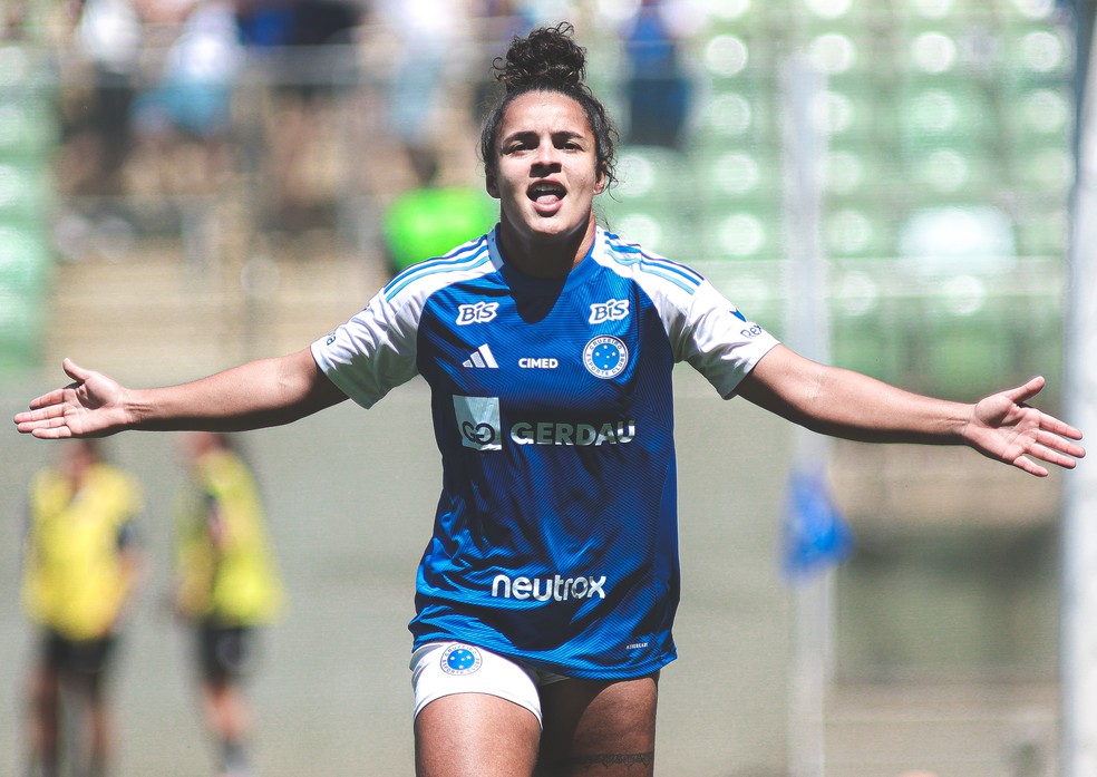 Isa Chagas em ação pelo Cruzeiro — Foto: Gustavo Martins/ Cruzeiro