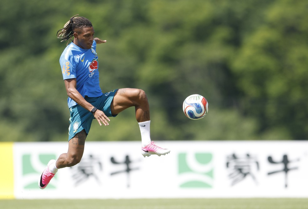 Danilo Santos em treinamento do Brasil nesta terça-feira, 9 de junho — Foto: Rafael Ribeiro/CBF