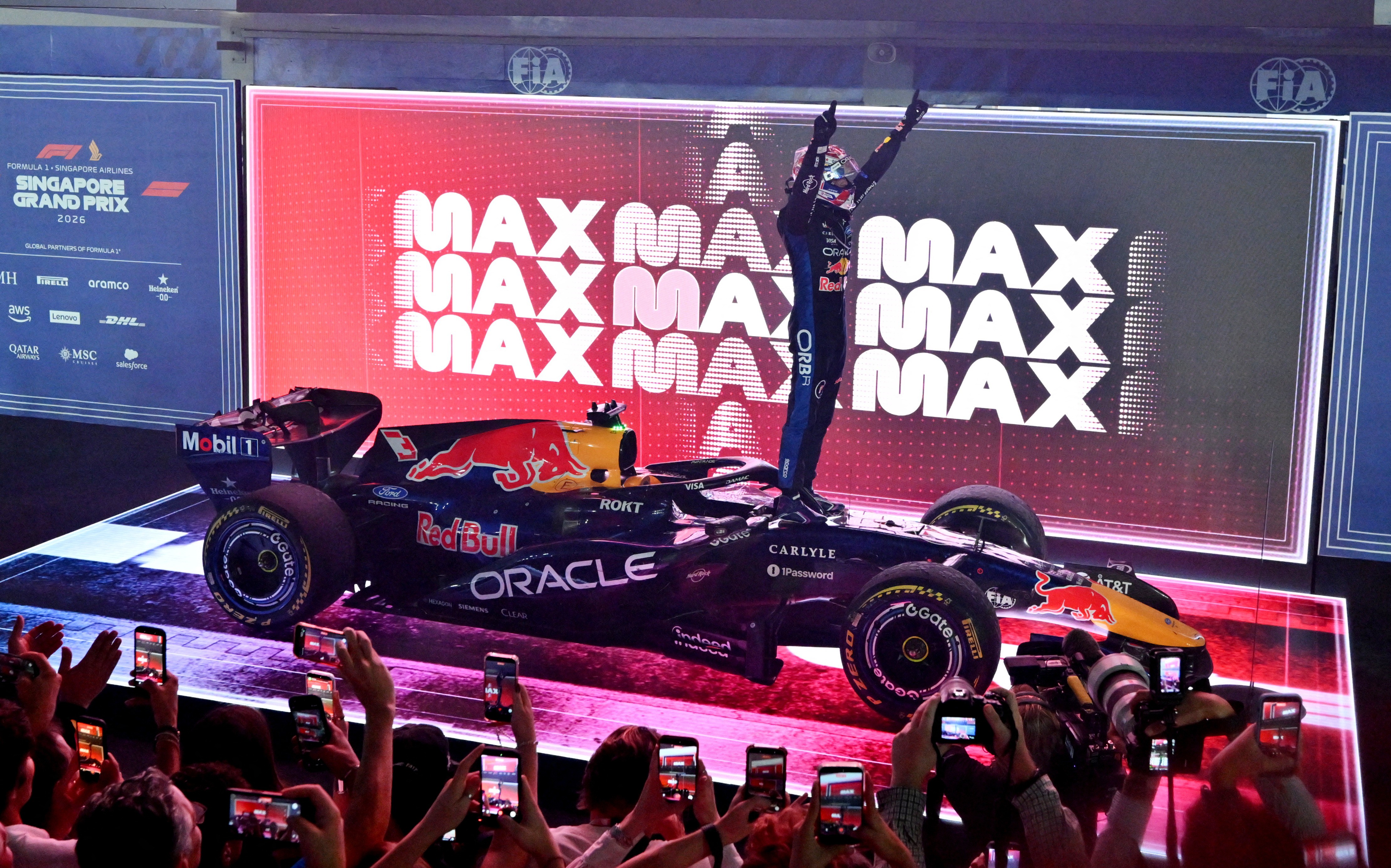GP de Singapura: Verstappen quebra tabu com vitória; Bortoleto abandona