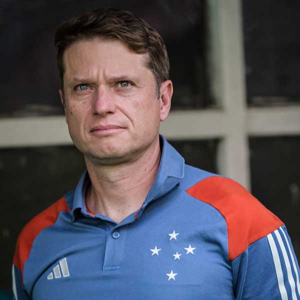 Seabra justifica e assume responsabilidade em goleada: Deixa aprendizado