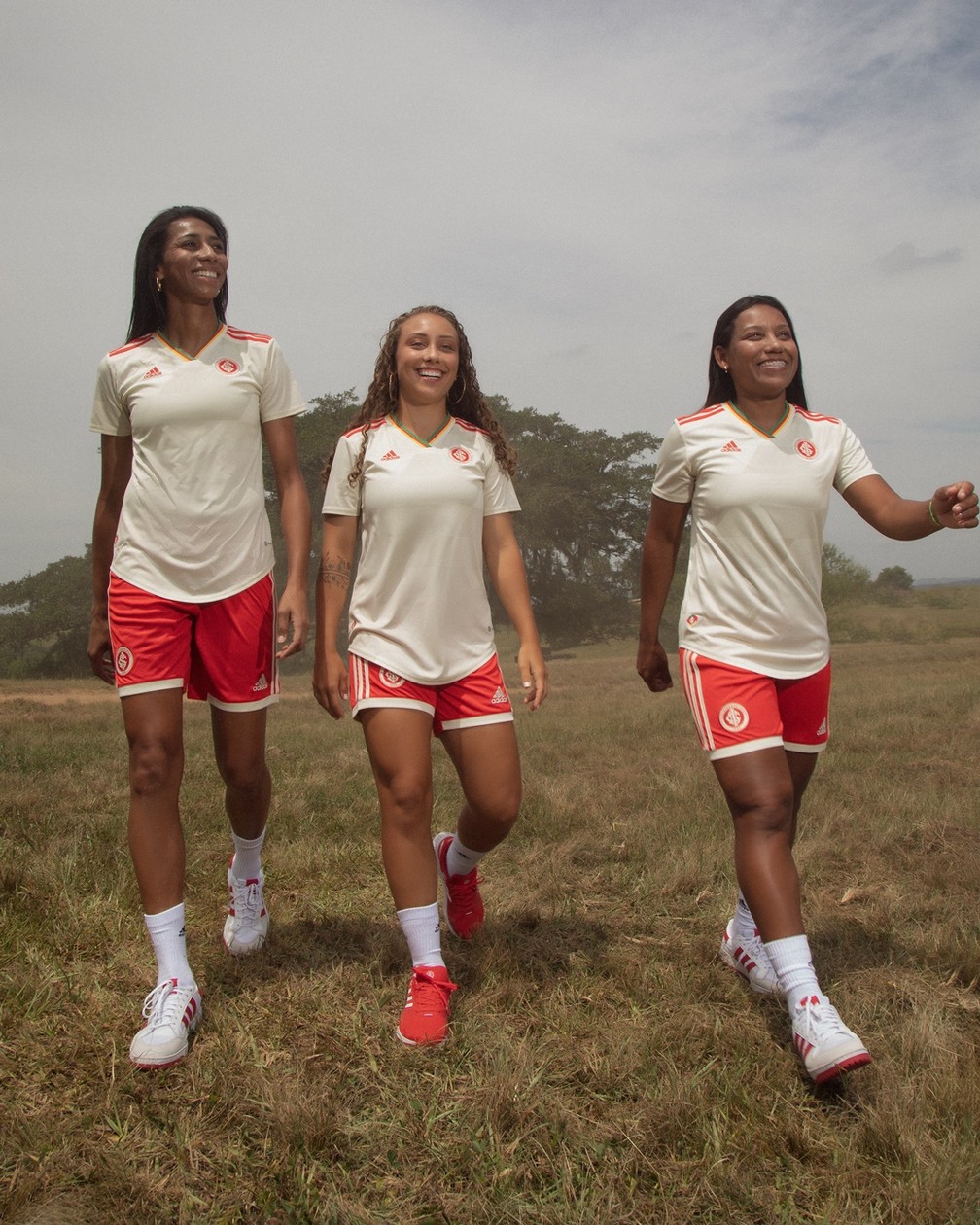 Inter lança nova camisa reserva para a temporada; veja fotos e