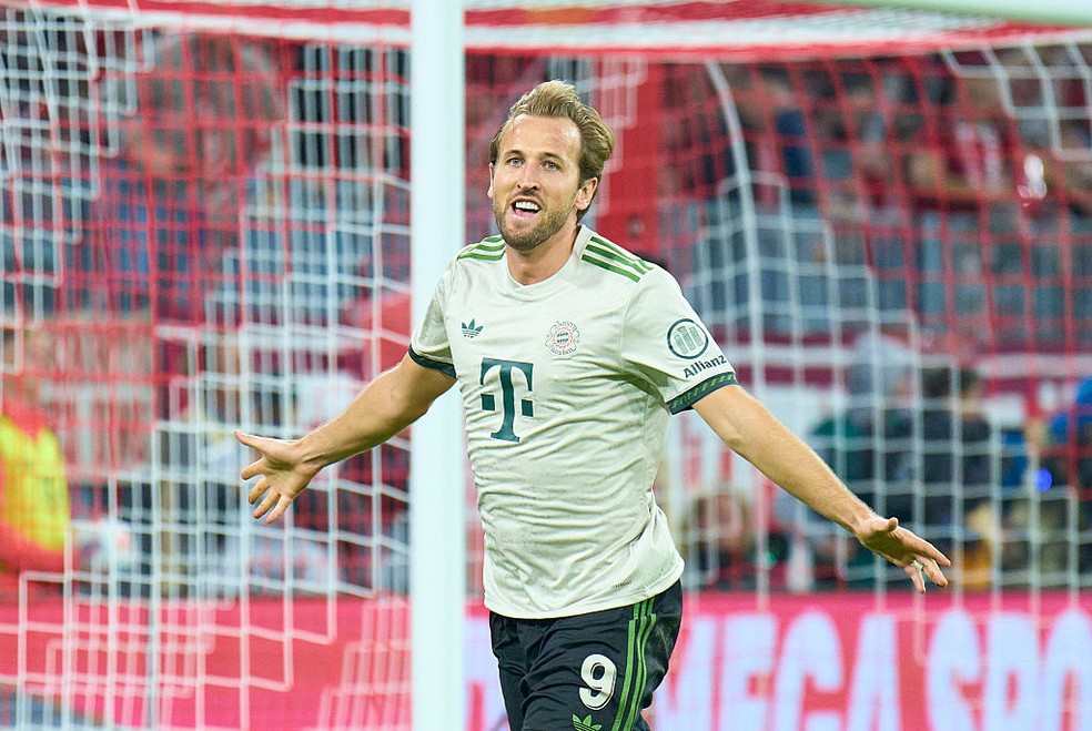 Kane marca duas vezes, e chega a 100 gols pelo Bayern de Munique — Foto: Getty Images
