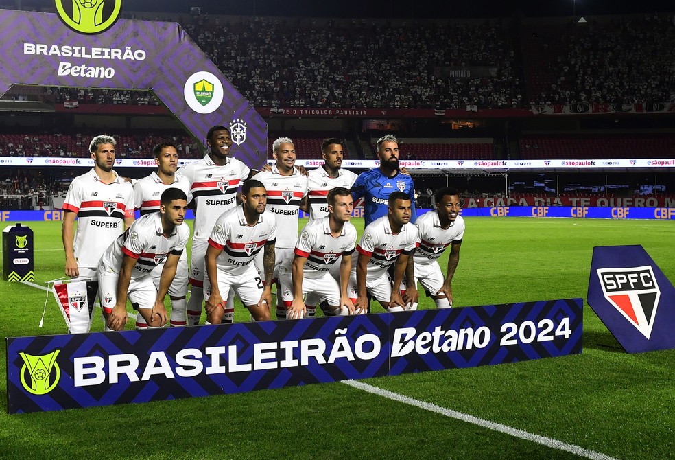 São Paulo posado x Cuiabá — Foto: Marcos Ribolli