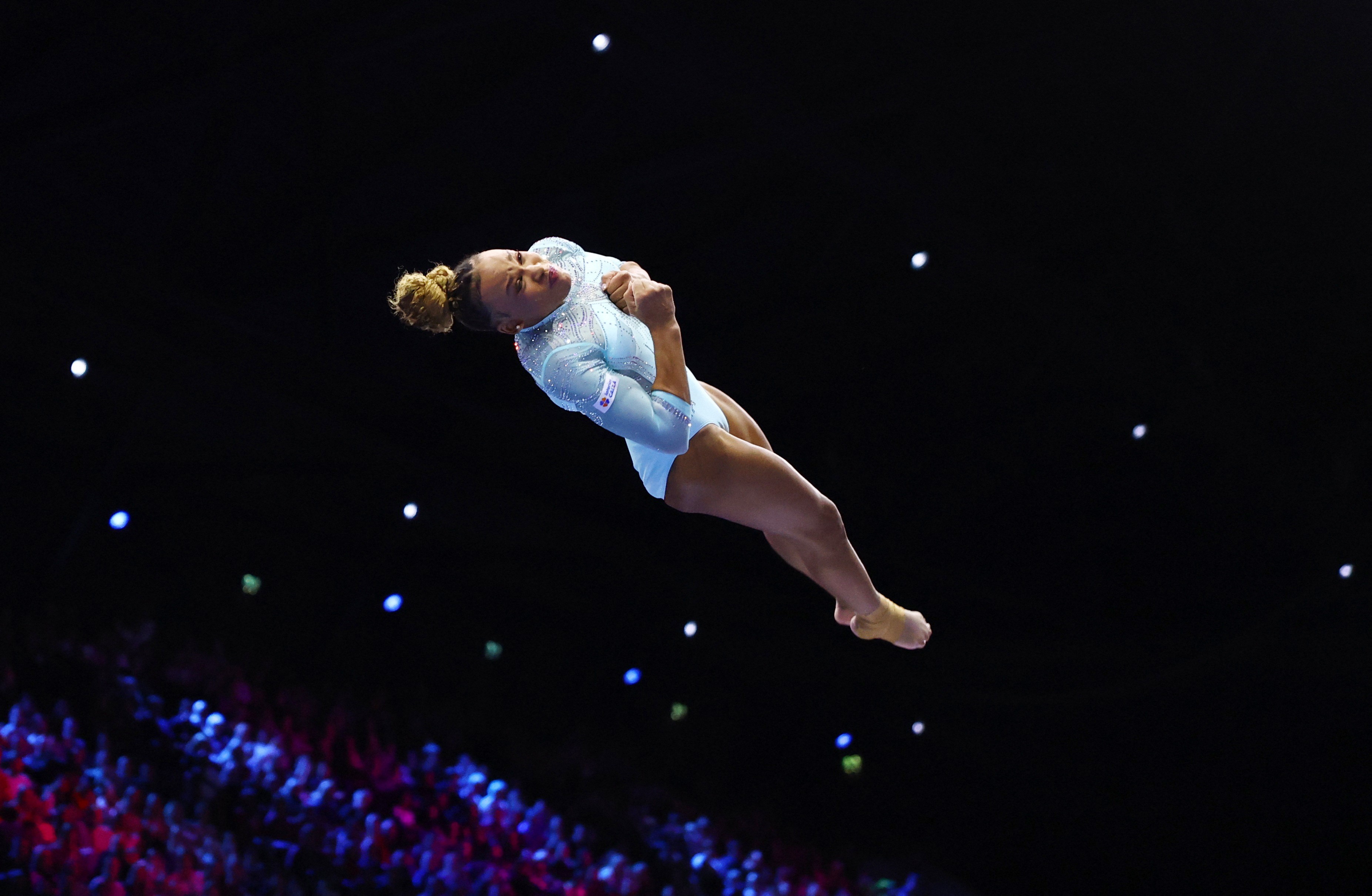Rebeca Andrade é tricampeã do salto no Mundial de Ginástica Artística