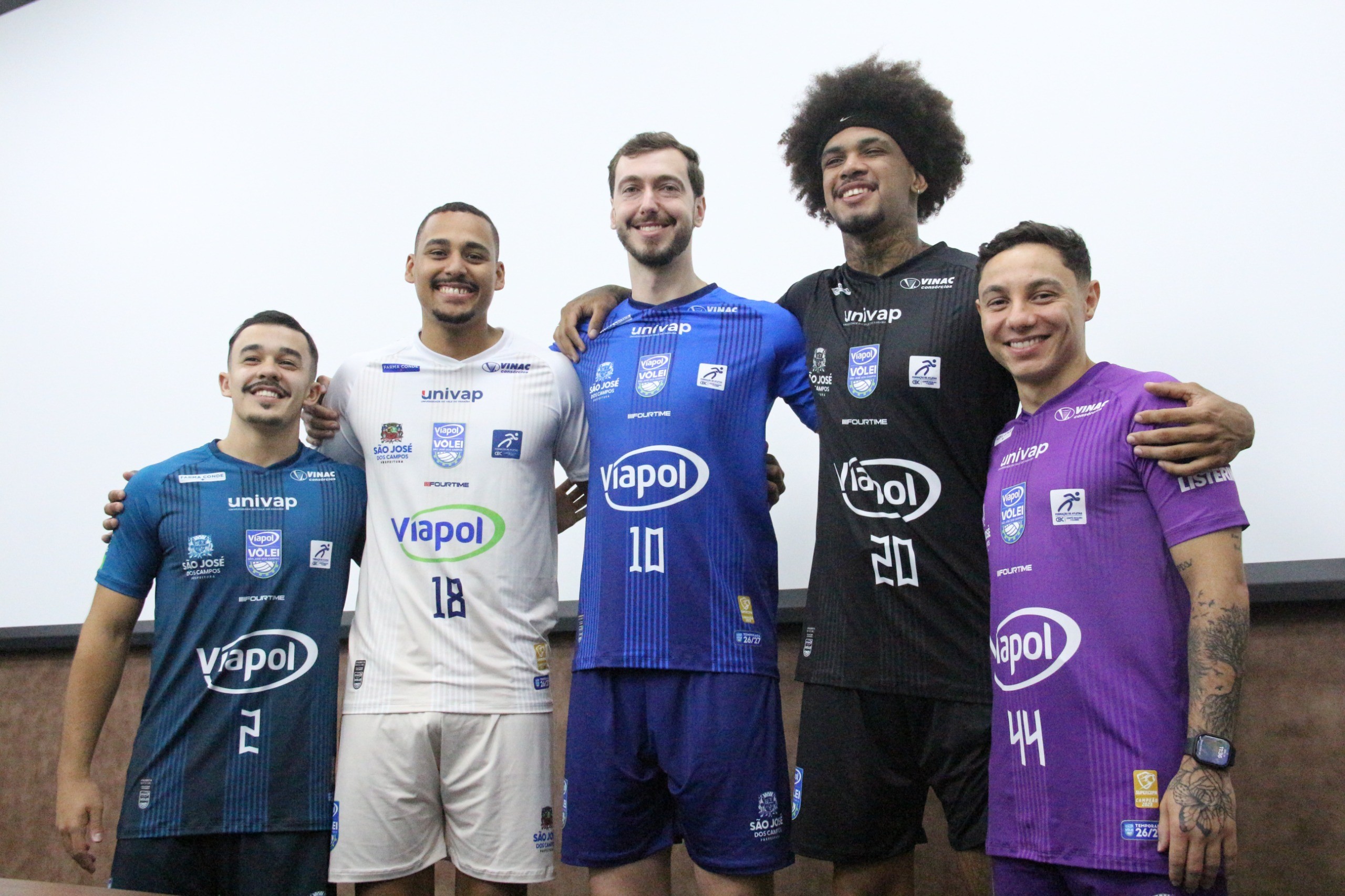 Vôlei São José apresenta elenco e uniformes para a temporada 2029/27