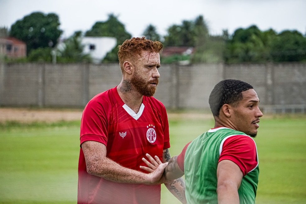 Autor do gol da vitória sobre o Souza, o meia Souza está confirmado para encarar o Potiguar — Foto: Edmario Oliveira/América FC