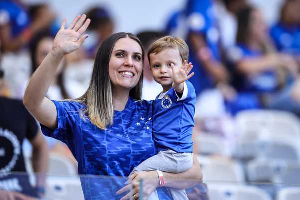 Cruzeiro x Palmeiras: mulheres e crianças vão entrar de graça em setor do Mineirão; entenda