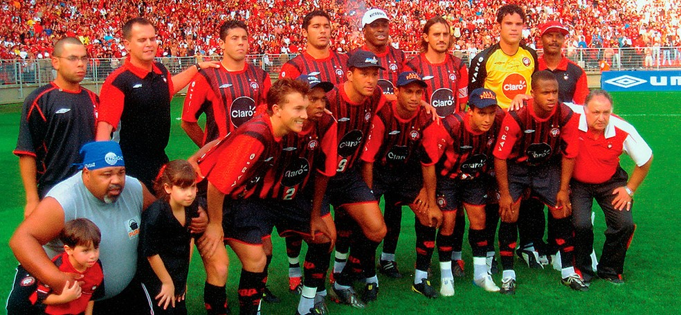 Athletico Paranaense foi vice-campeão brasileiro em 2004 — Foto: Athletico