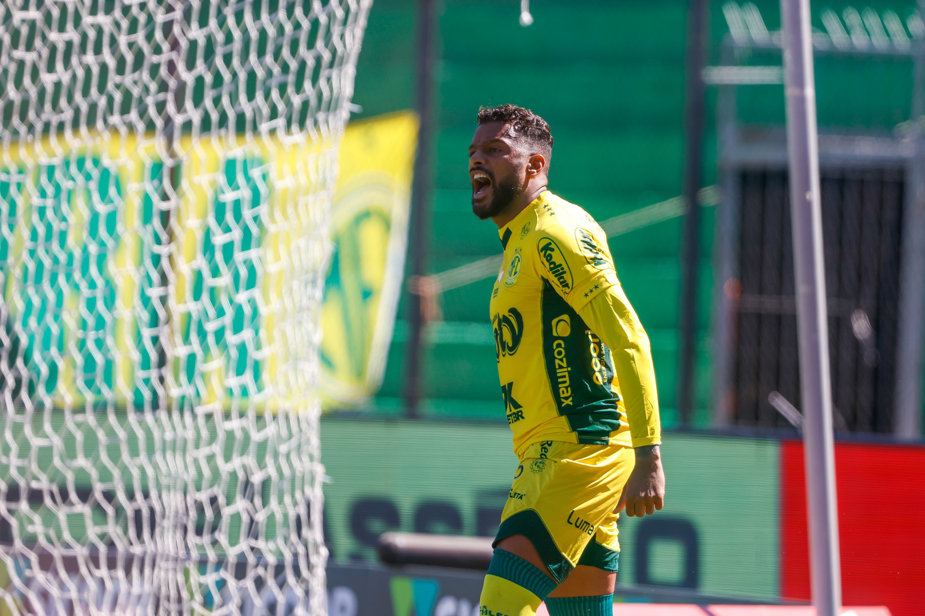 Reinaldo dispara na liderança de ranking histórico do Brasileirão | Ge