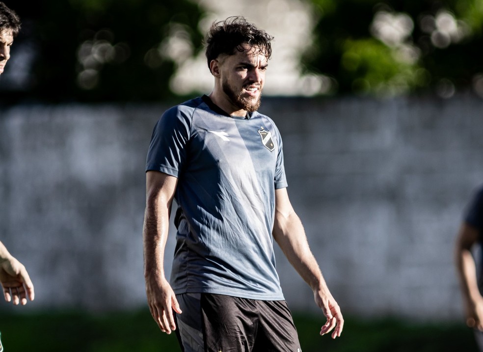 João Pedro mira classificação do ABC — Foto: Guilherme Drovas/ABC