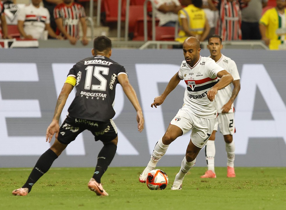 Lucas em São Paulo x Inter de Limeira — Foto: Rubens Chiri / São Paulo FC
