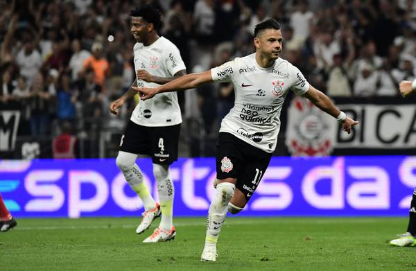 Romero mira artilharia do Corinthians na Arena após fazer seu primeiro gol do ano em casa