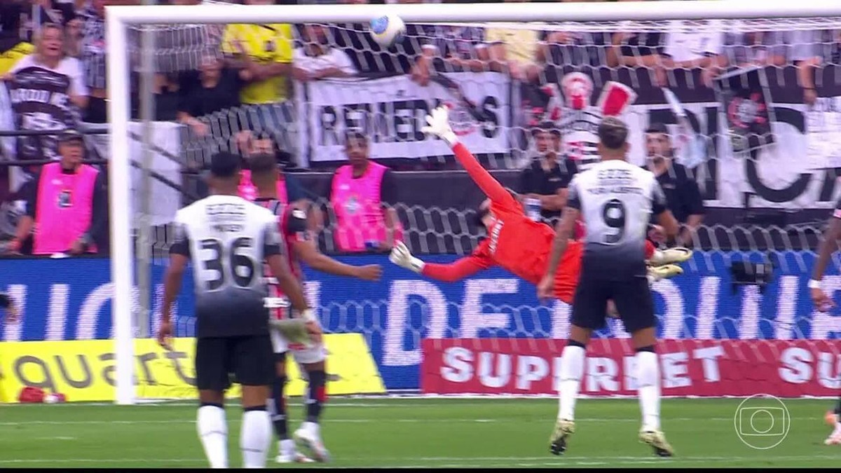 Alan Franco suspenso por cartão amarelo, desfalca São Paulo contra Cuiabá.