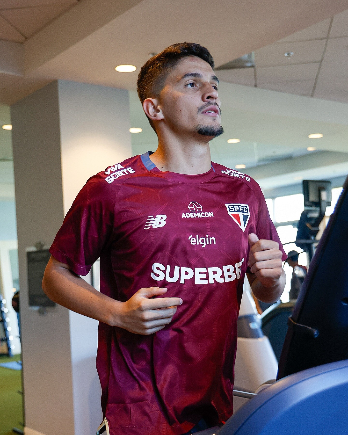 Pablo Maia passar por cirurgia no tornozelo e ficará fora até o segundo semestre