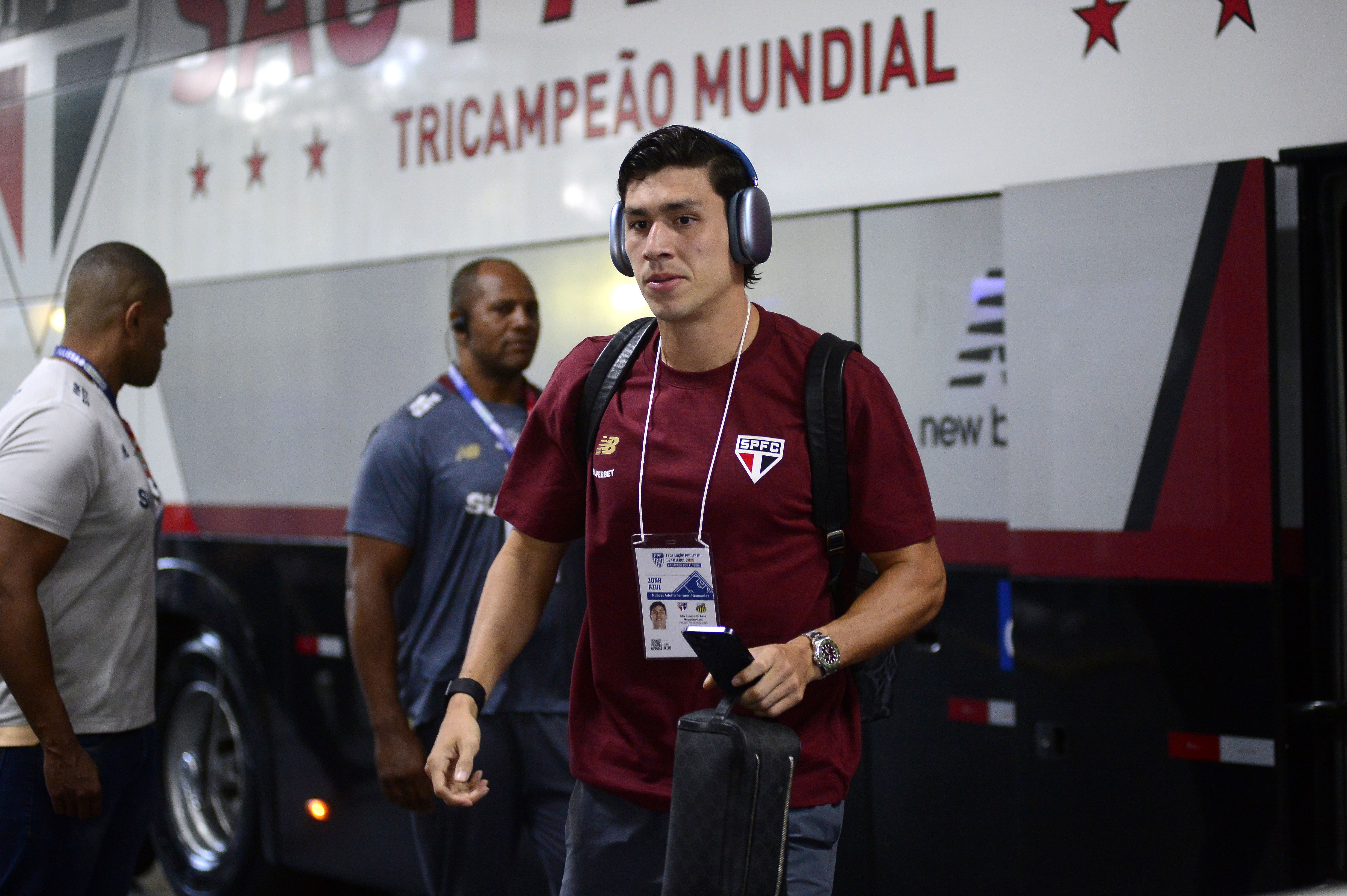 Ferraresi é convocado e viaja para defender a seleção da Venezuela após trajetória no São Paulo