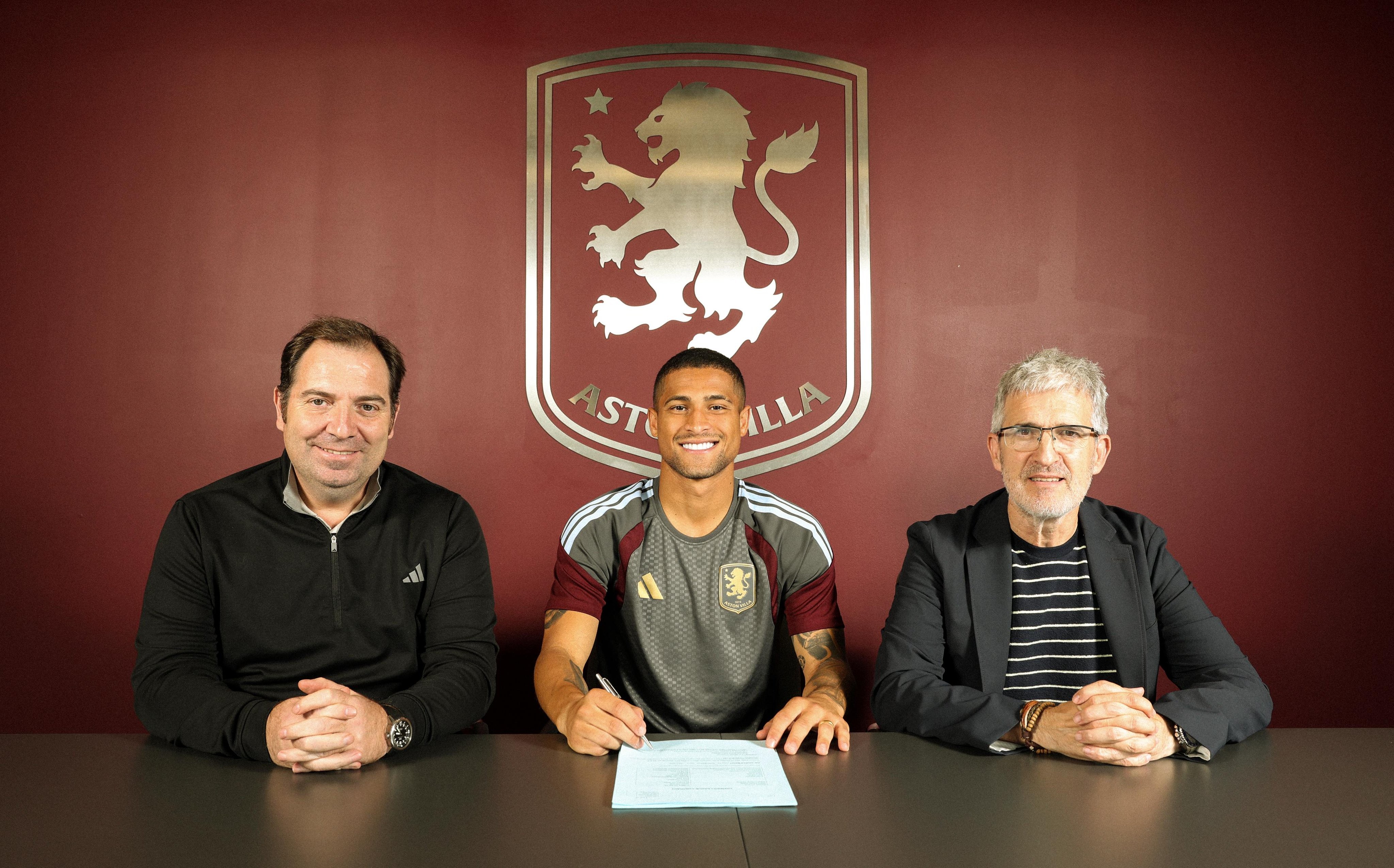 Aston Villa anuncia contratação de João Gomes, ex-Flamengo
