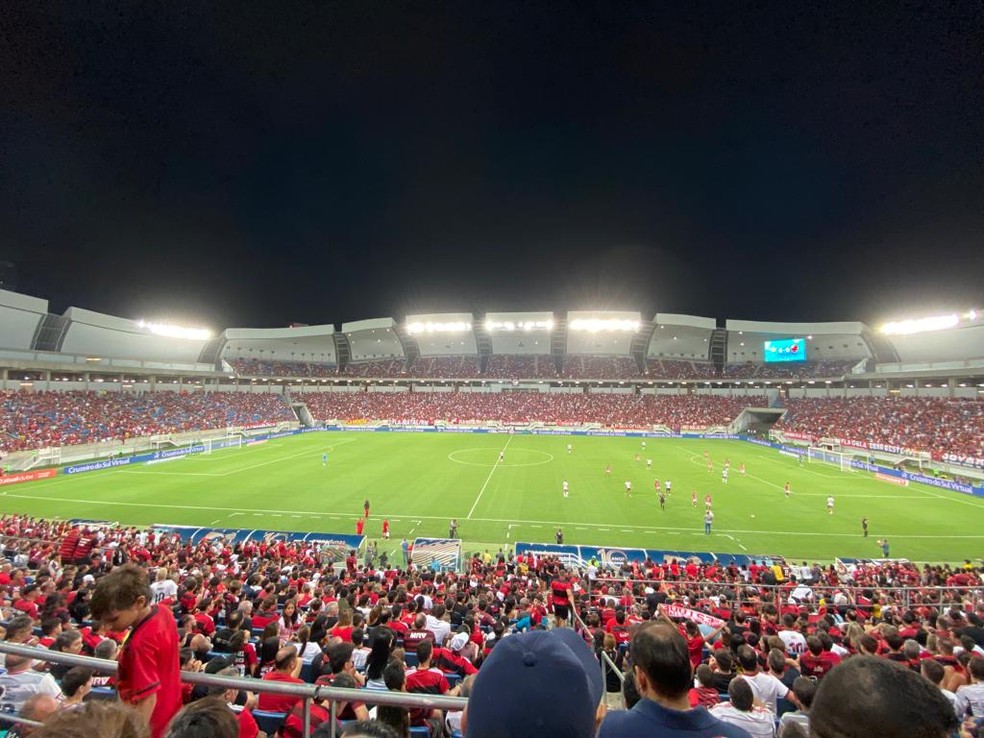 Arena das Dunas recebeu mais de 25 mil torcedores para Portuguesa-RJ x Flamengo — Foto: Augusto César Gomes