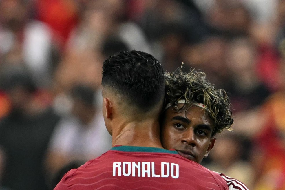 Lamine Yamal consola Cristiano Ronaldo após Espanha x Portugal