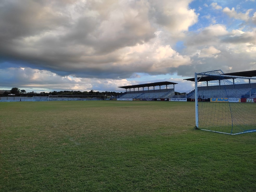 Estádio Ernestão, em Queimadas, será o palco de Miramar x Desportiva Guarabira — Foto: Izabel Rodrigues/ge