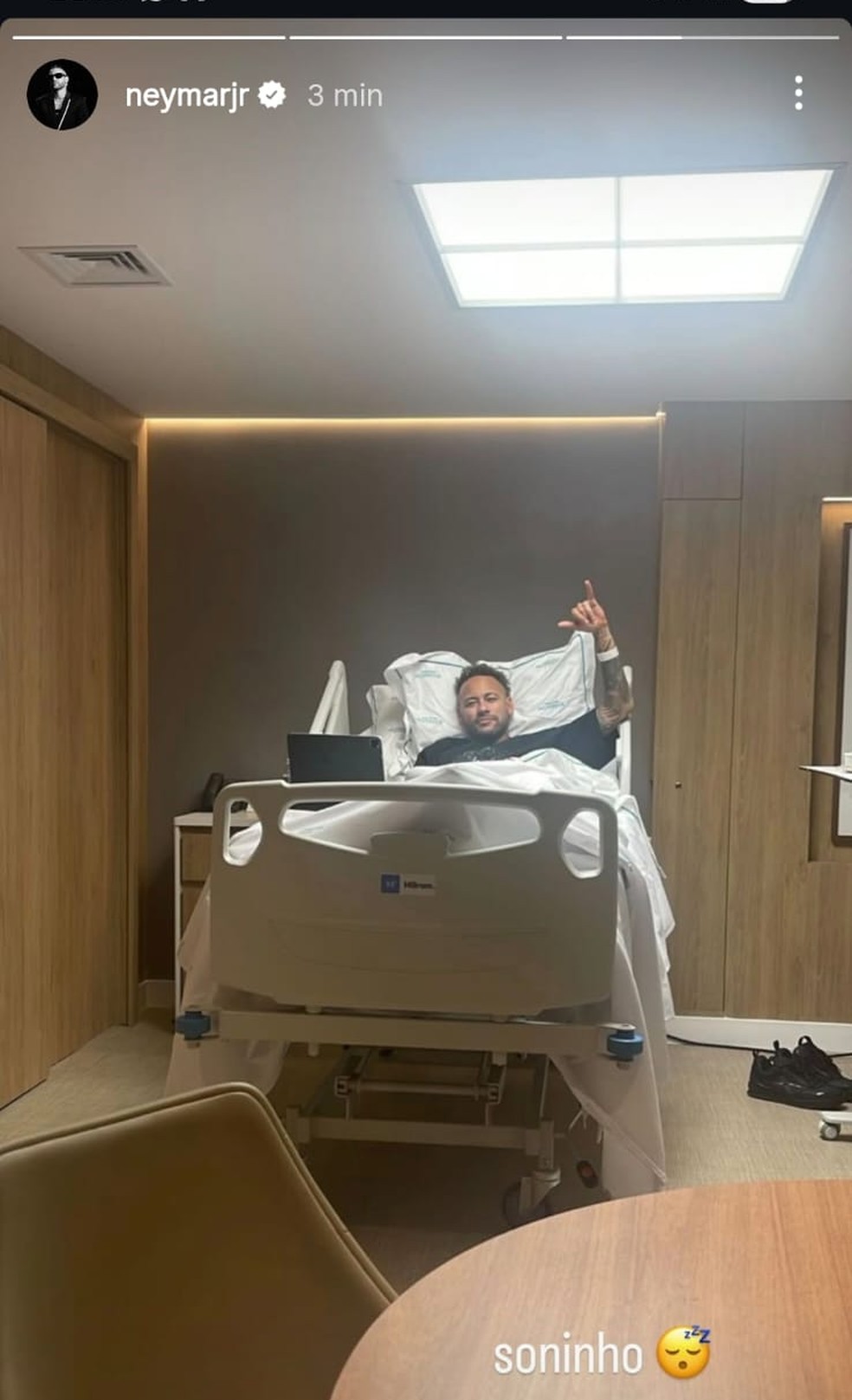 Neymar em hospital de Belo Horizonte antes de cirurgia — Foto: Instagram/Reprodução