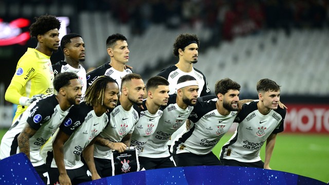 Time posado do Corinthians contra o América de Cali