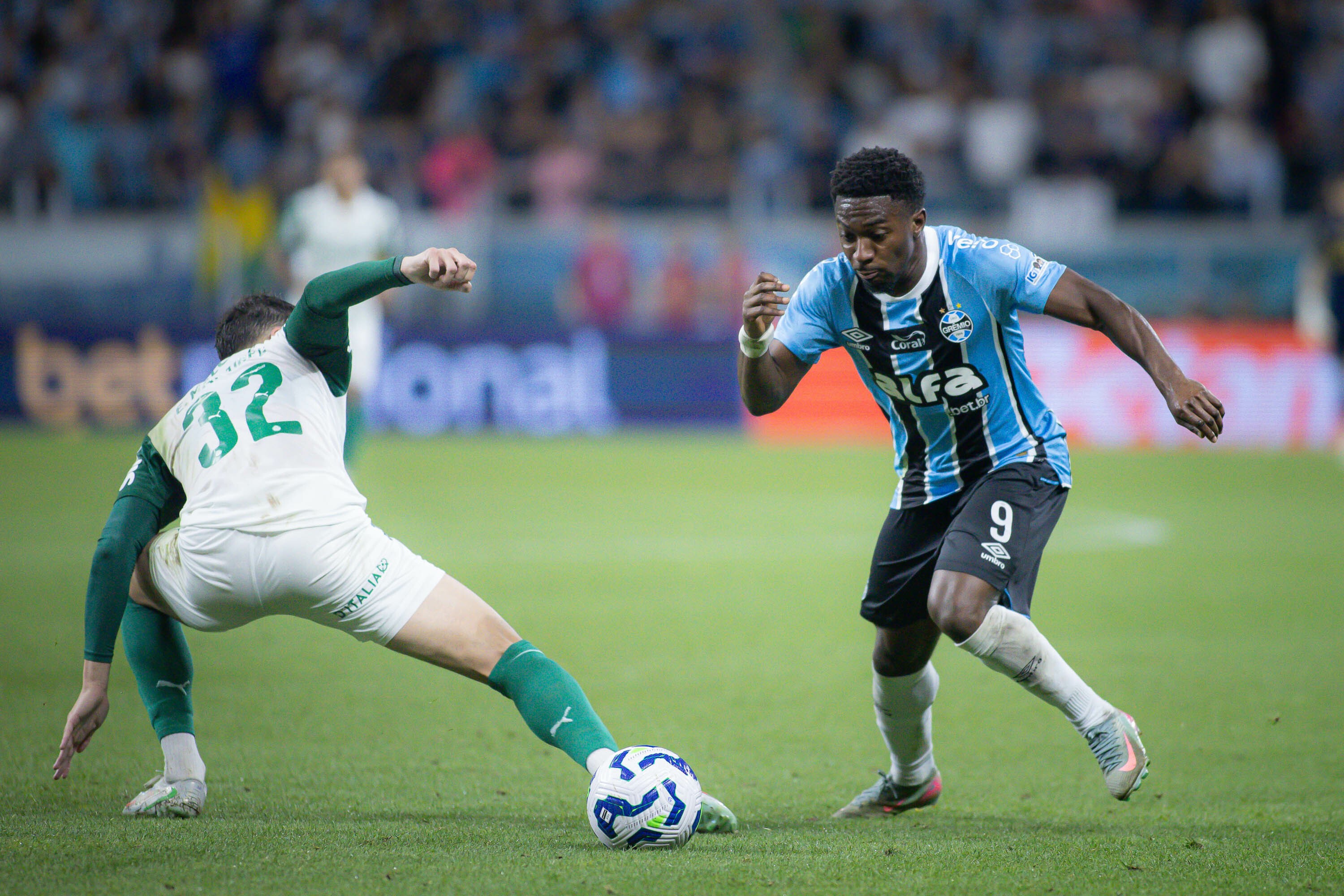 Destaque de Amuzu e Arthur no Jogo contra o Palmeiras pelo Grêmio