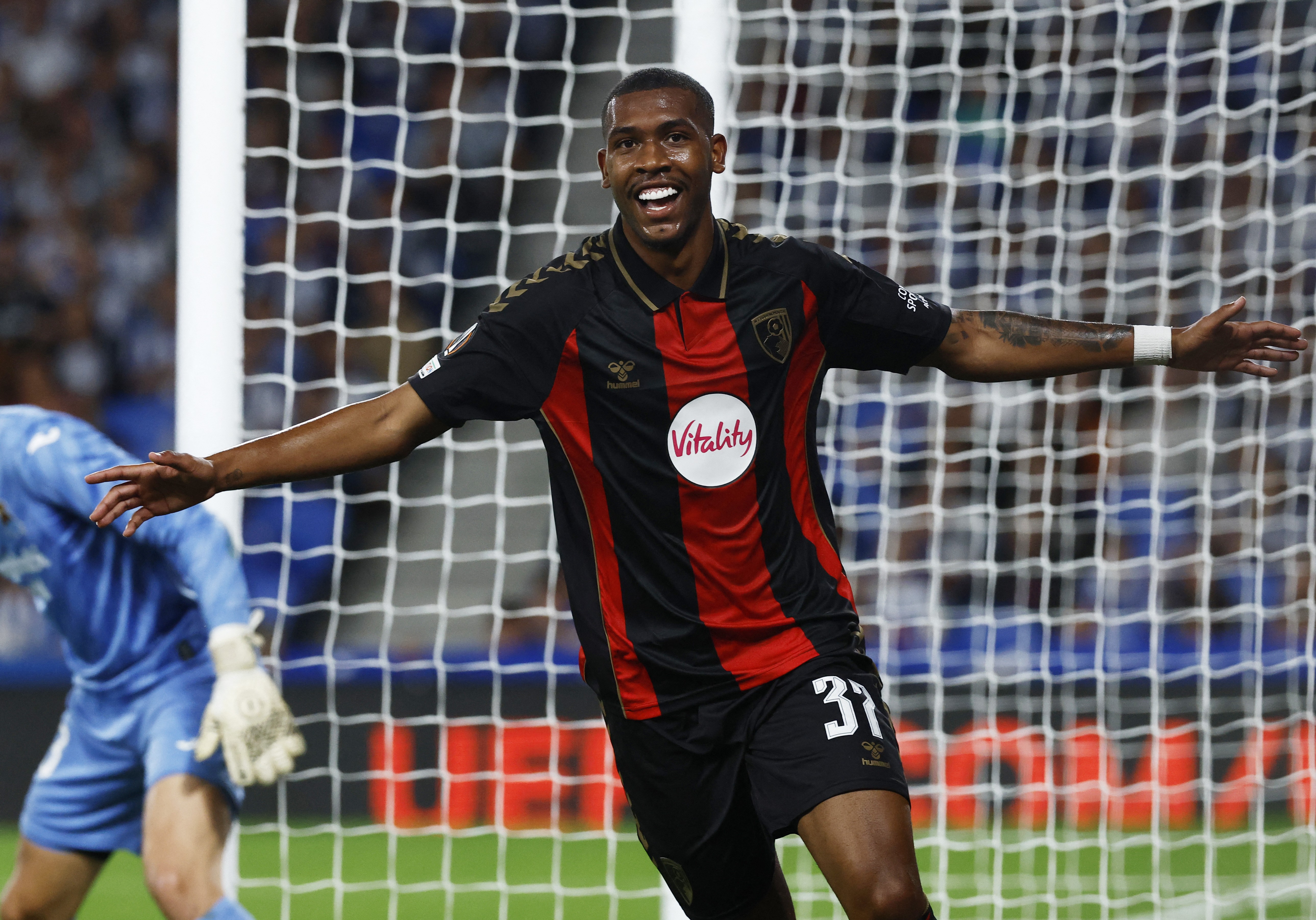Rayan marca, e Bournemouth vence Real Sociedad pela Liga Europa