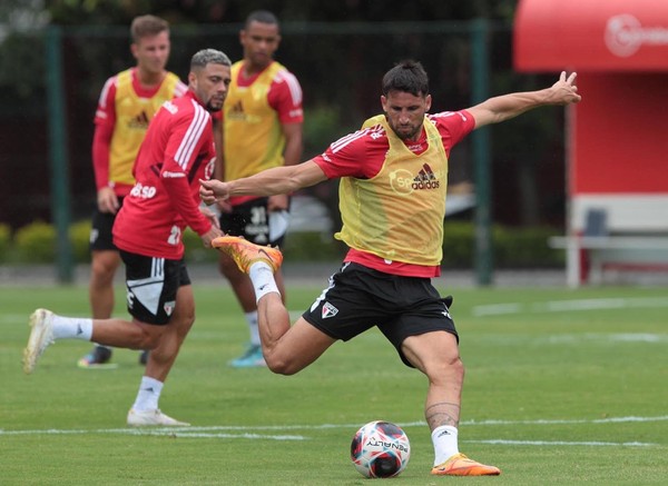 São José realiza jogo-treino contra Guarani após estreia no