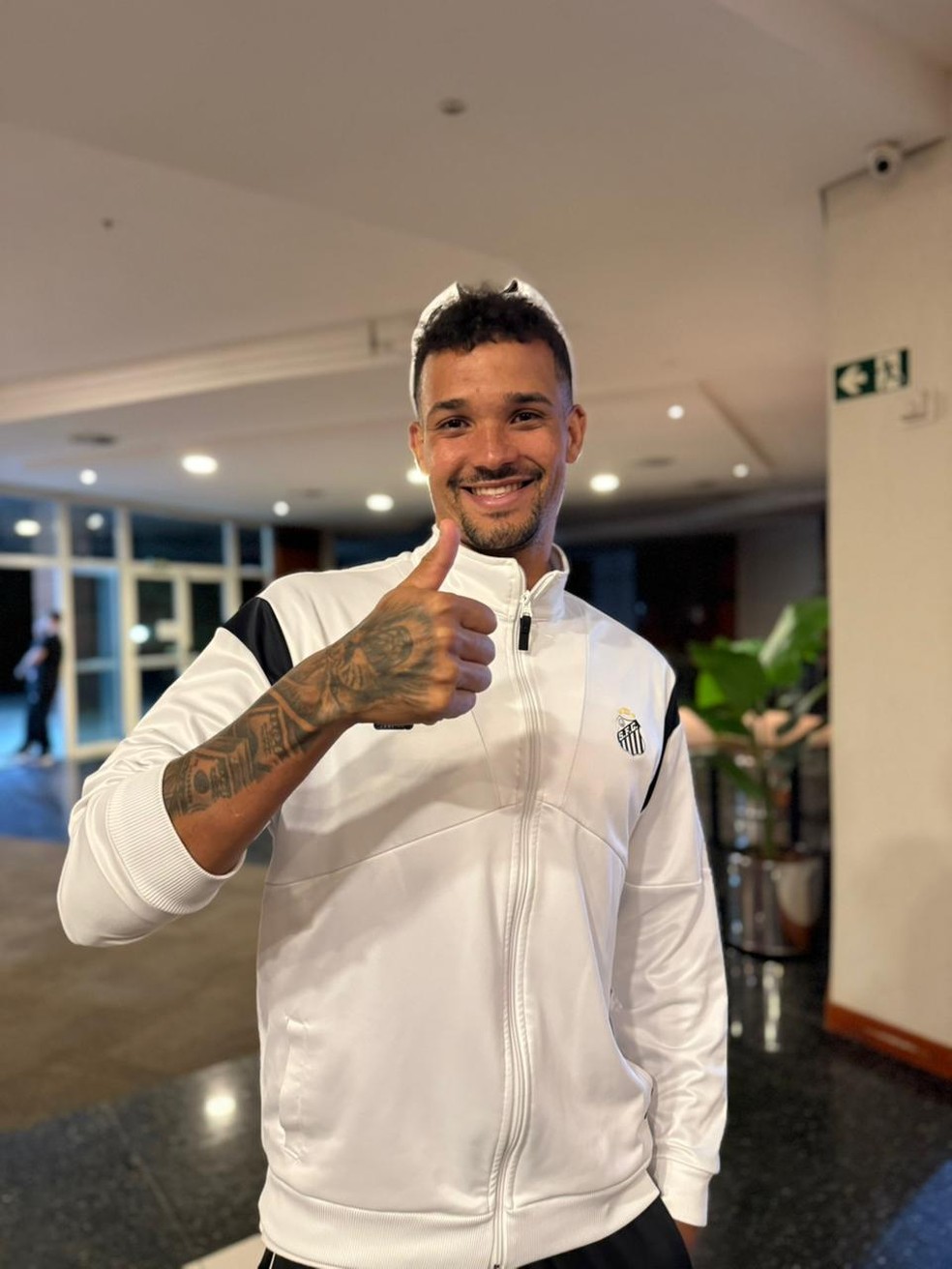 Zé Ivaldo está liberado para defender o Santos contra o Cruzeiro — Foto: Divulgação/Santos