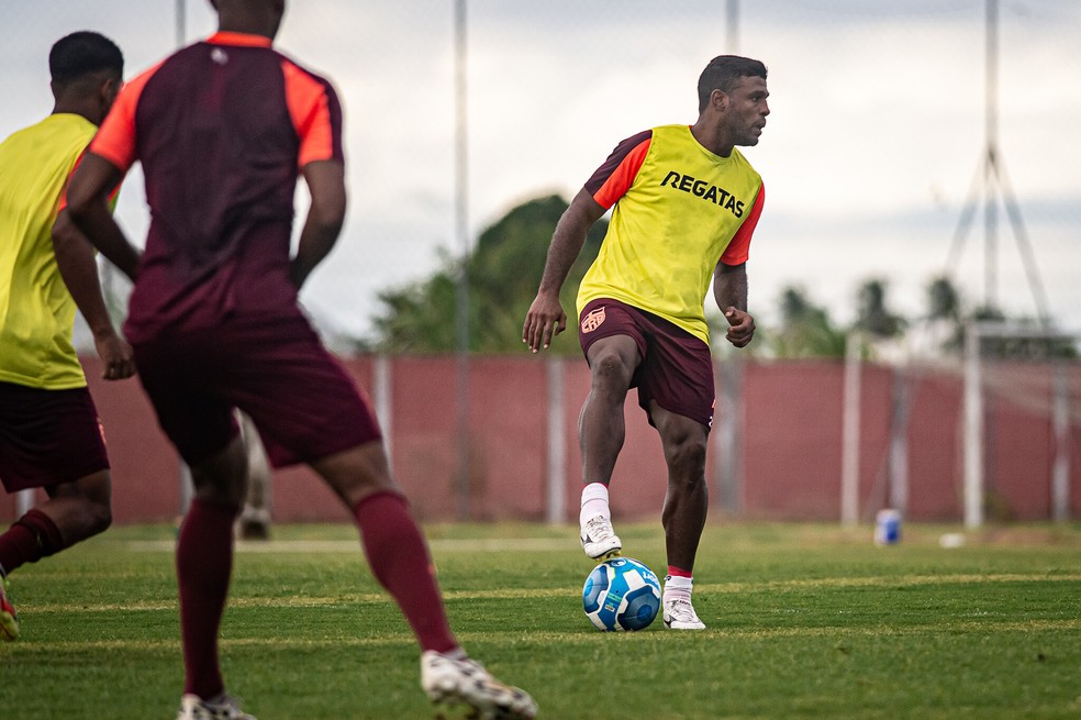 Auremir pode ser o substituto de Lucas Lima contra o Sampaio Corrêa — Foto: Francisco Cedrim/Ascom CRB