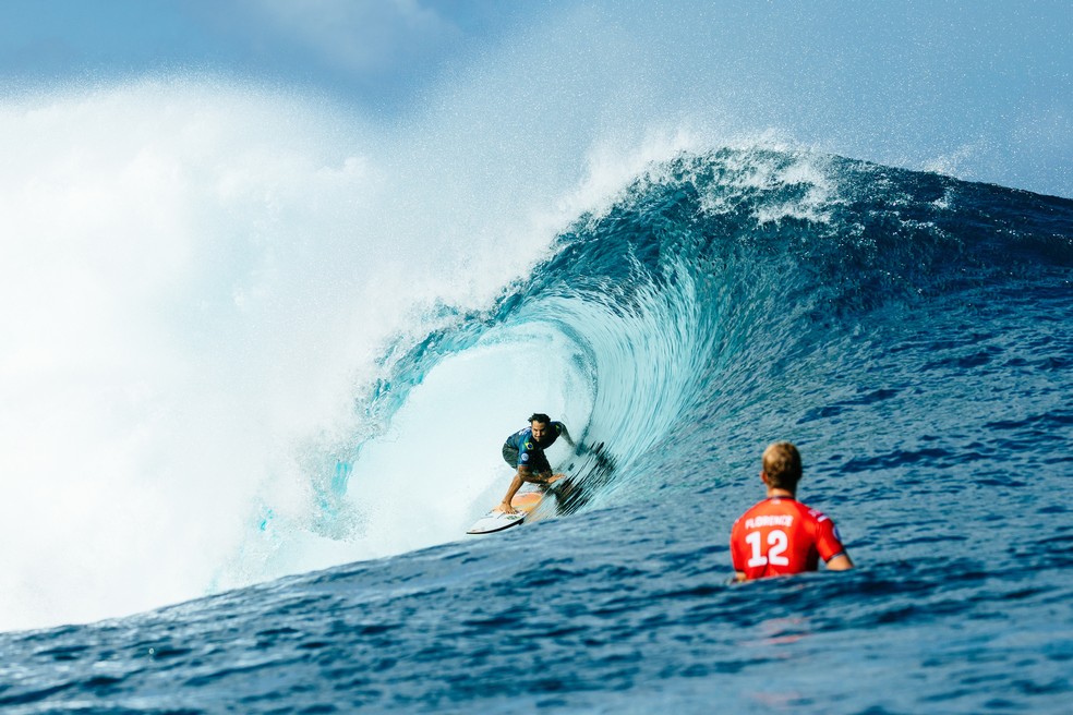 Italo Ferreira WSL Teahupoo, no Taiti — Foto: WSL
