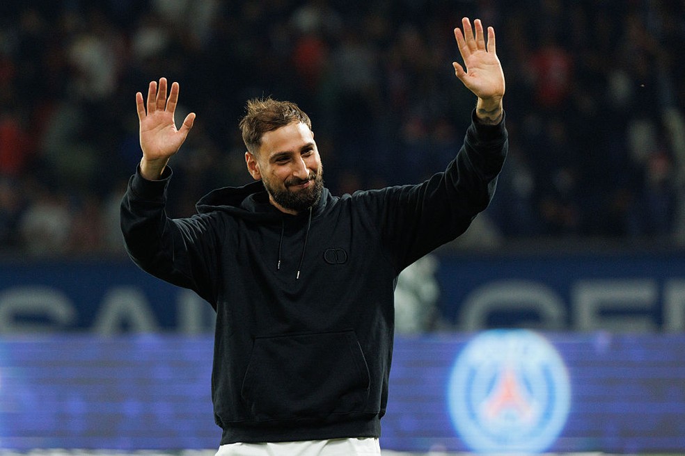 Donnarumma se despediu dos torcedores do Paris Saint-Germain no fim de semana passado — Foto: Getty Images