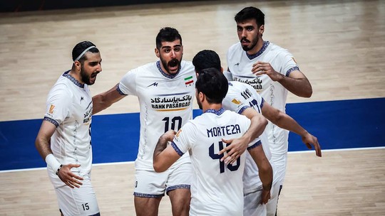 "Nossa mente fica lá, mas nosso corpo está aqui": como conflito no Irã afetou jogadores na VNL - Após derrota para os EUA na Liga das Nações Masculina, no Maracanãzinho, atletas foram avisados sobre bombardeios e buscaram informações sobre familiares e amigos