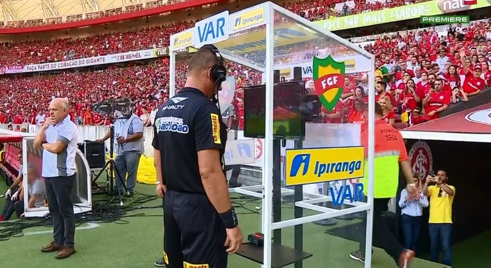 Leandro Vuaden analisa o VAR no Gre-Nal  — Foto: Reprodução